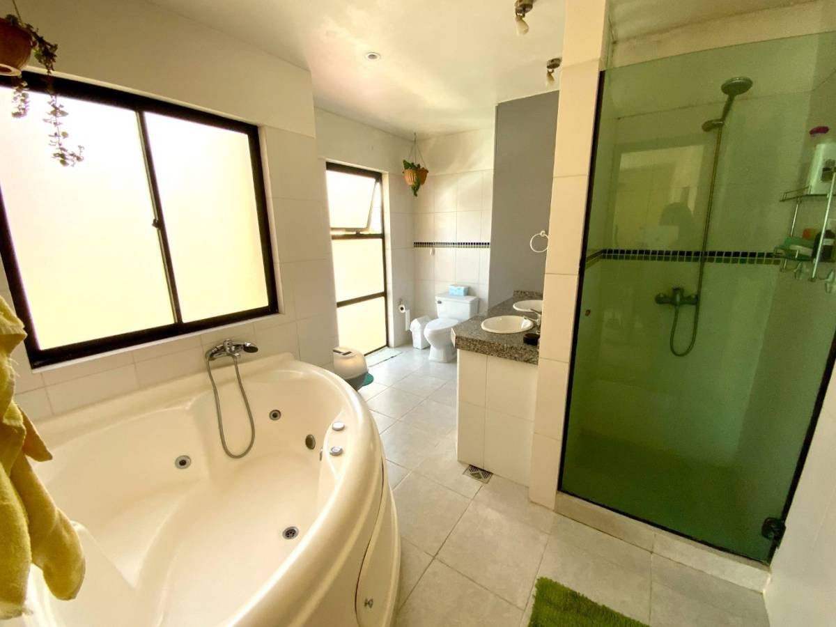 Casa en VentaLOMAS DE ACHUMANI 3 dormitorios 4 baños 2 parqueos Foto 17