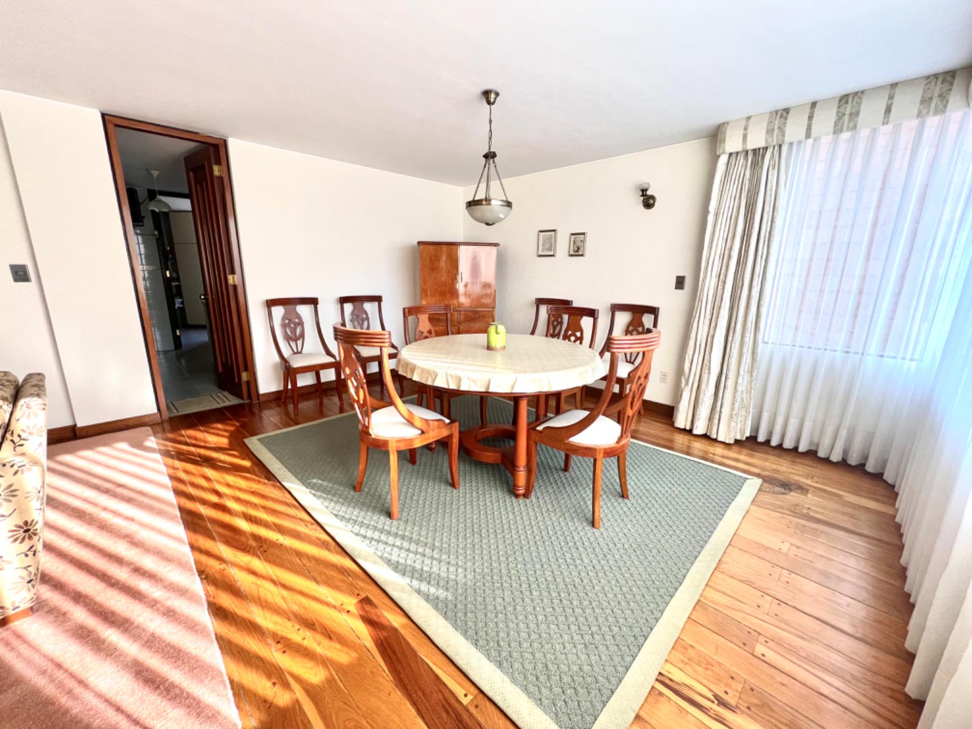 Departamento en AlquilerSan Miguel, Calacoto  3 dormitorios 4 baños 1 parqueos Foto 19
