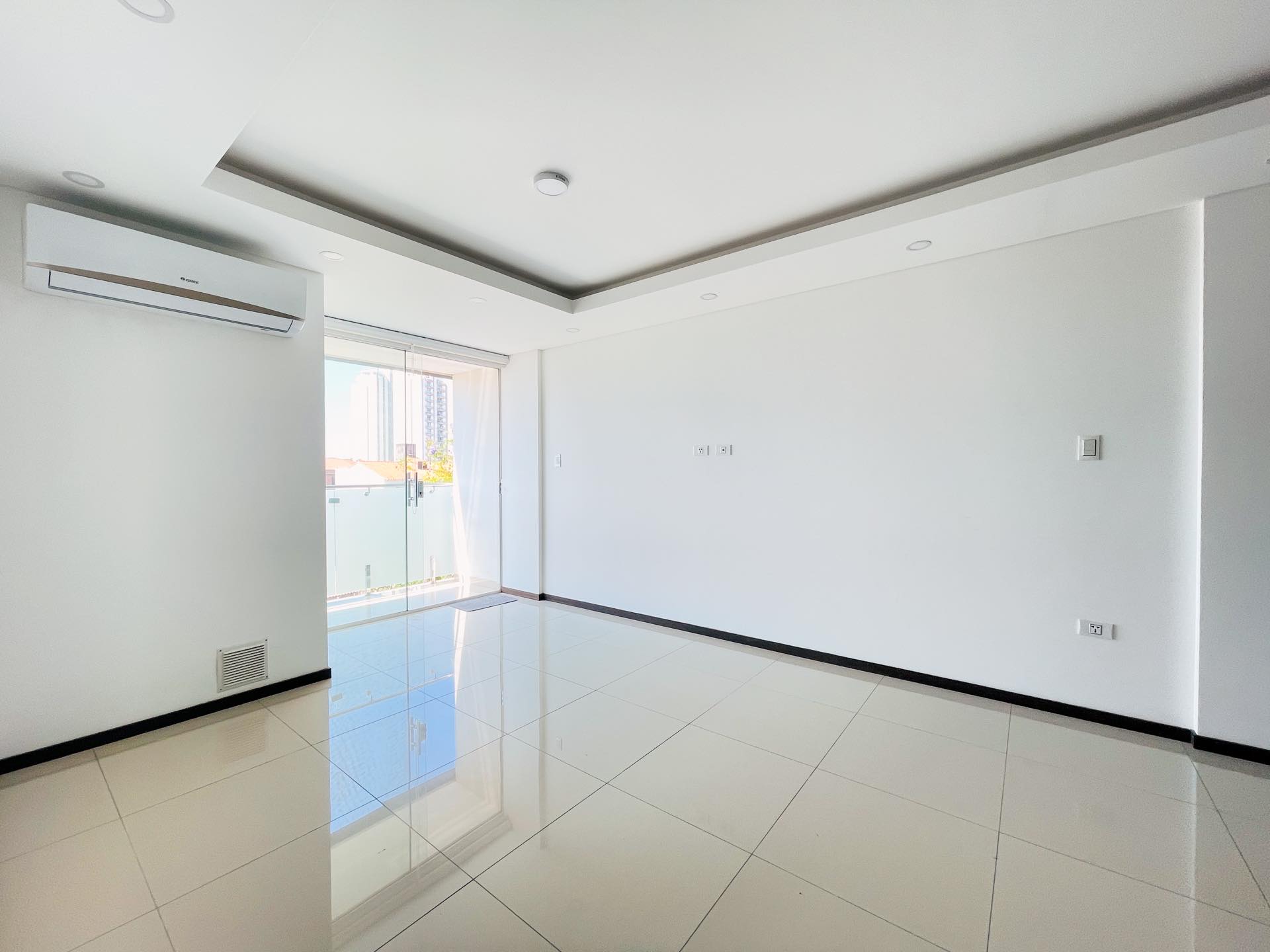 Departamento en VentaEdificio San Nicolas III 2 dormitorios 2 baños 1 parqueos Foto 4