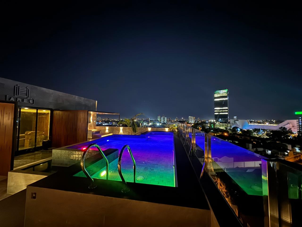 Departamento en Entre 4to y 5to anillo Norte en Santa Cruz de la Sierra 1 dormitorios 1 baños  Foto 1