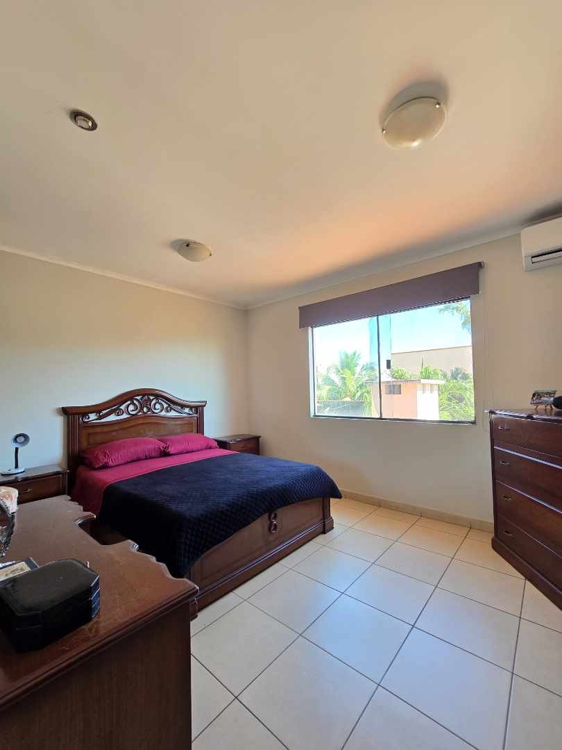 Casa en VentaCASA EN VENTA –CONDOMINIO VERSALLES
📍 Zona Norte, Km 8½ – Carretera al Norte, Santa Cruz de la Sierra Foto 14