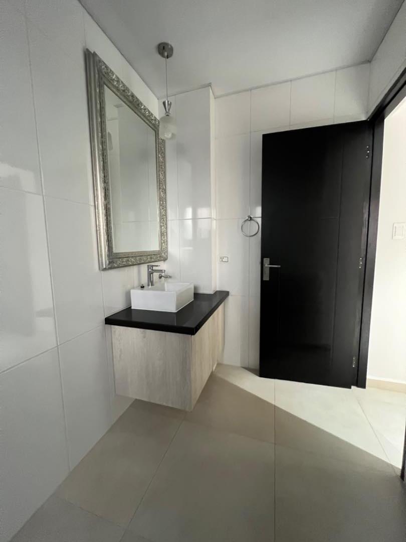 En Alquiler a $us 750 Foto 16