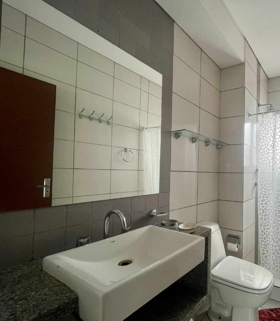 Casa en Entre 3er y 4to anillo Oeste en Santa Cruz de la Sierra 3 dormitorios 3 baños 2 parqueos Foto 15