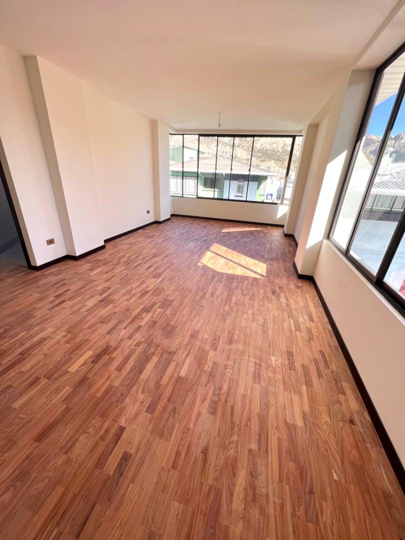 Departamento en Los Pinos en La Paz 3 dormitorios 3 baños 1 parqueos Foto 10