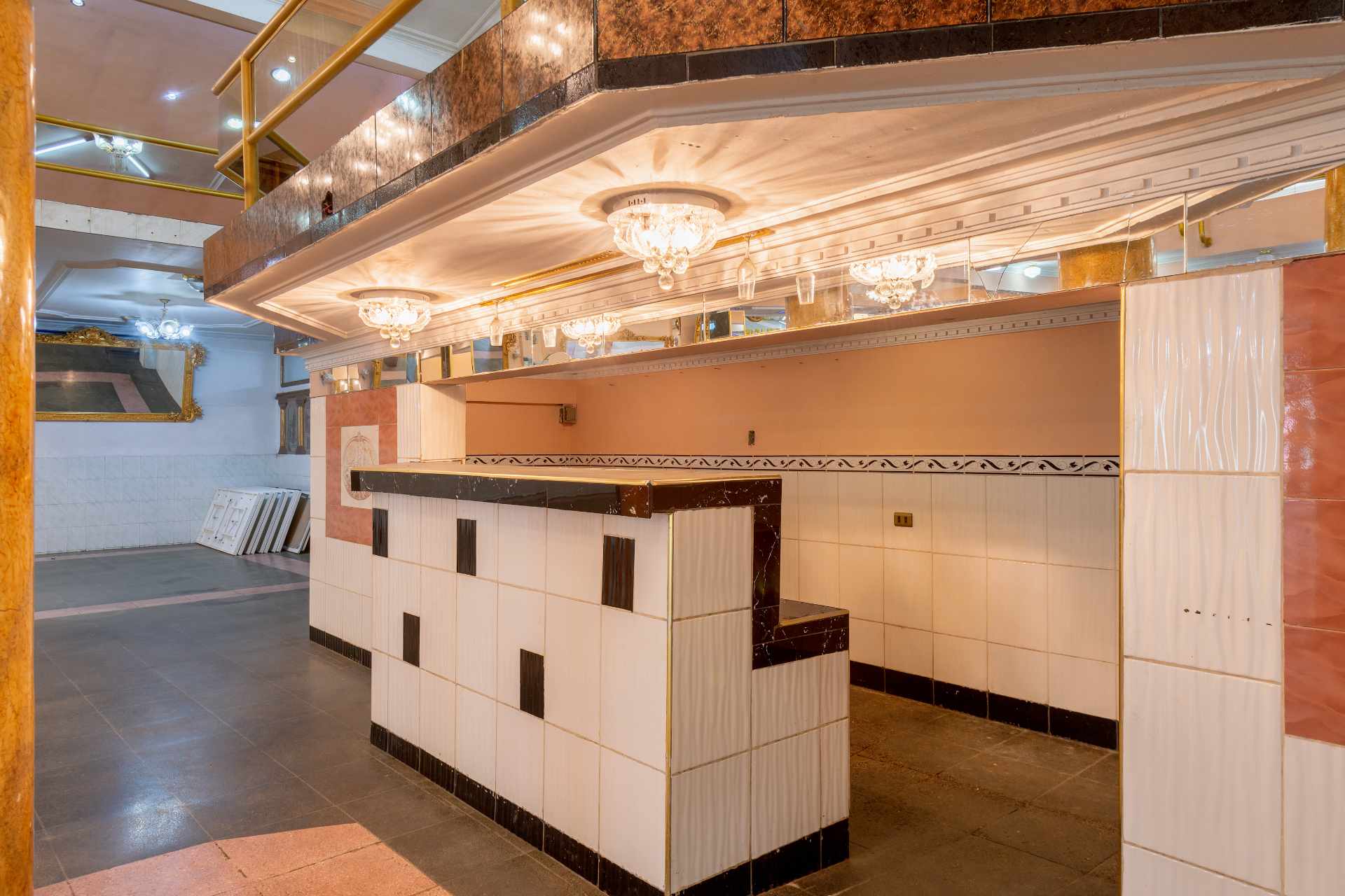 Edificio en VentaAv. Ingavi Zona Chimba Foto 10