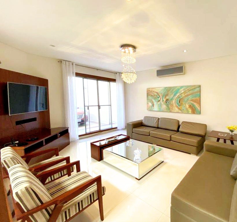 Casa en AnticréticoANTICRETICO
Zona Norte
Av. Alemana 2do y 3er anillo 4 dormitorios 4 baños 4 parqueos Foto 19