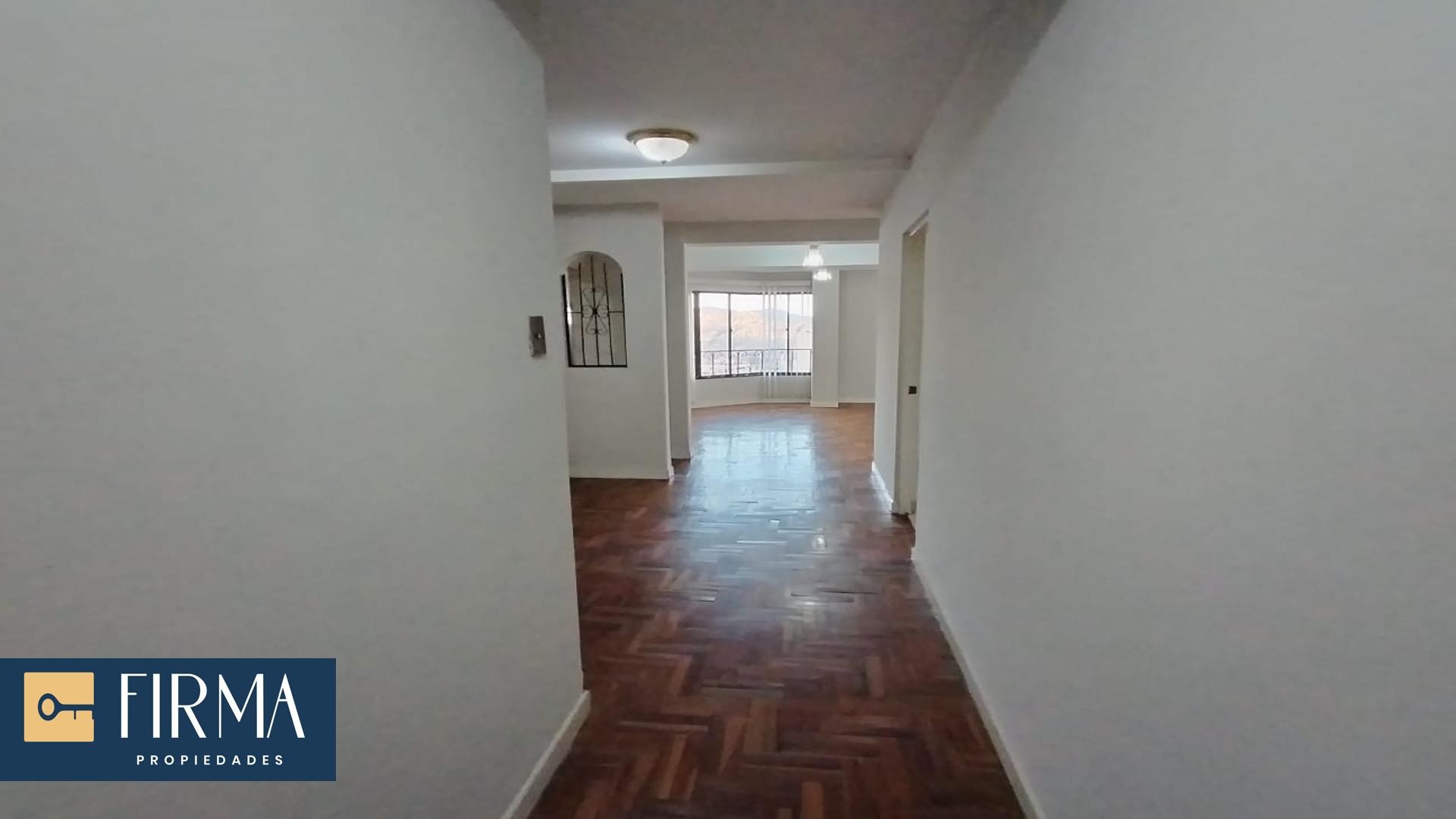 Departamento en San Jorge en La Paz 4 dormitorios 4 baños 1 parqueos Foto 13