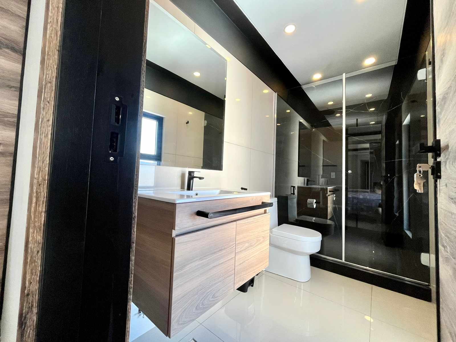 En Alquiler a $us 600 Foto 4