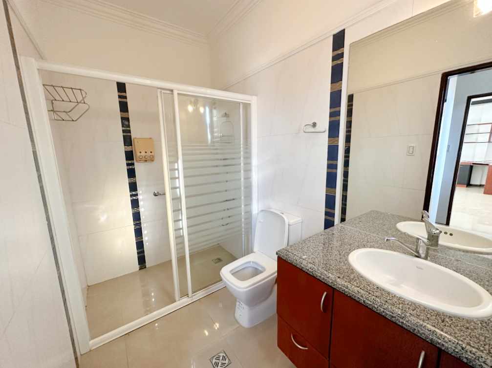 Casa en Venta6to Anillo, Zona Norte, Urbanización Ciudad Jardín, calle Los Tulipanes Foto 53