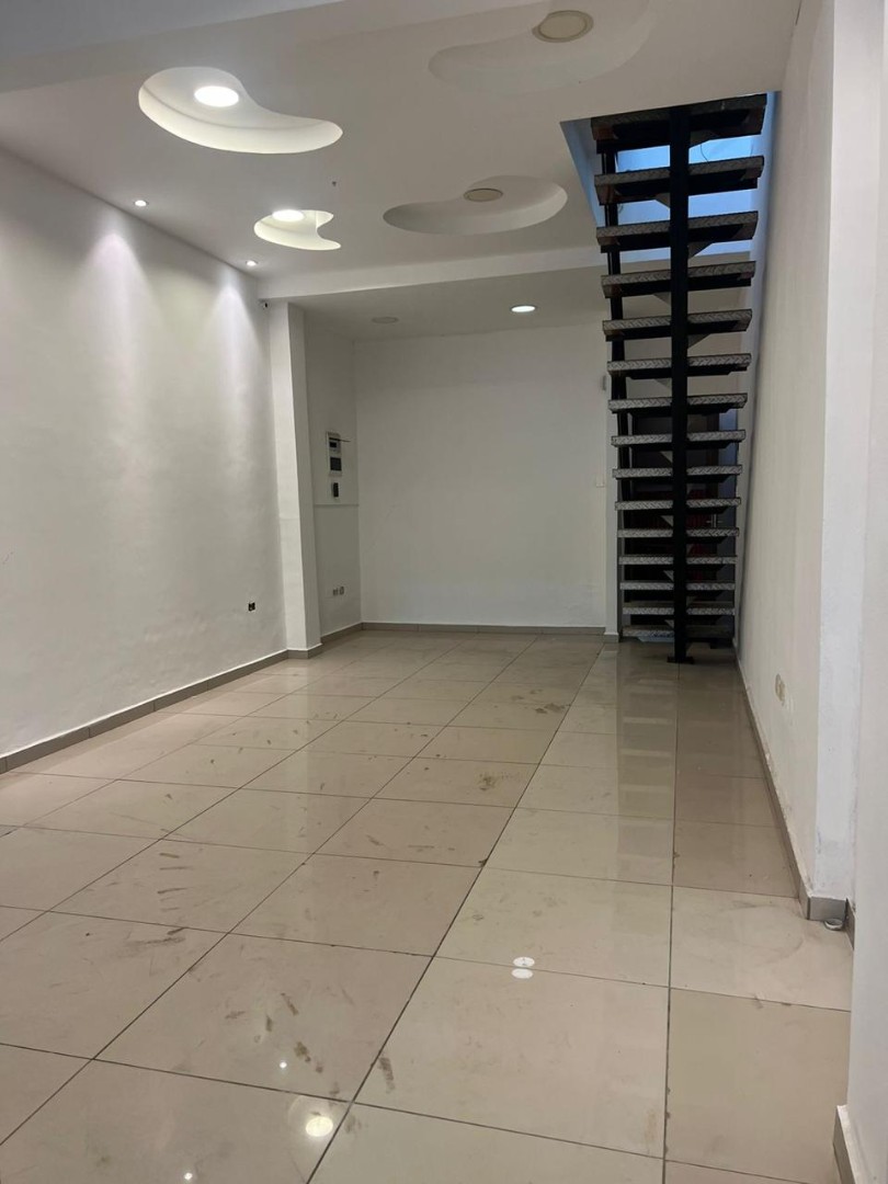 Local comercial en Entre 2do y 3er anillo Norte en Santa Cruz de la Sierra  1 baños  Foto 6