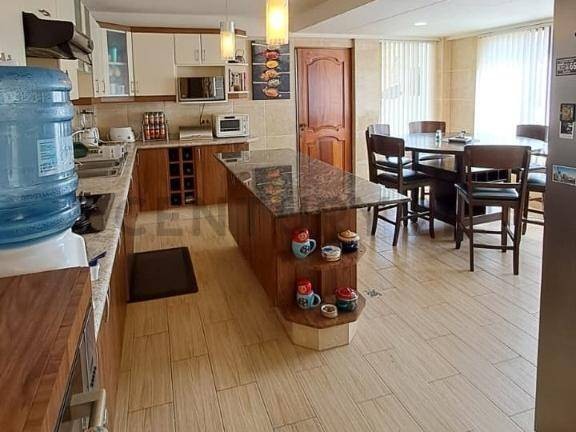 Casa en La Florida en La Paz 4 dormitorios 6 baños 4 parqueos Foto 6