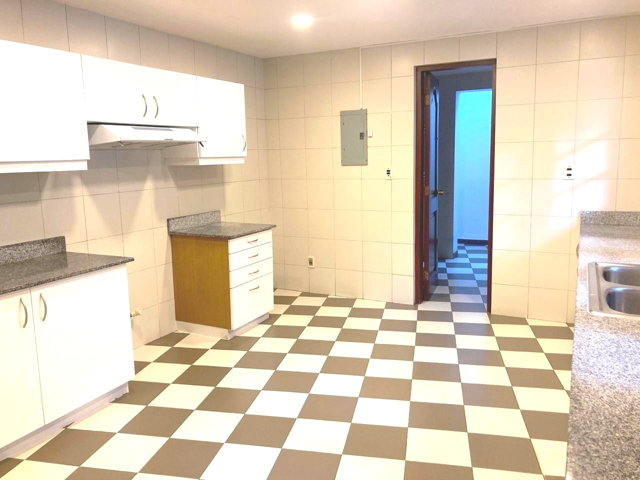 Casa en AlquilerLA FLORIDA, CALACOTO 6 dormitorios 4 baños 4 parqueos Foto 16