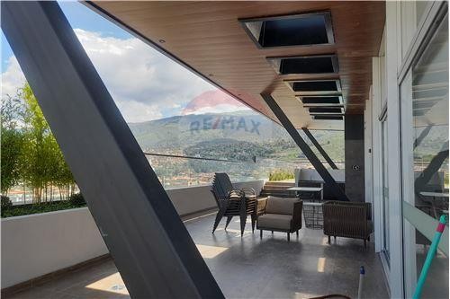 Departamento en Aranjuez en Cochabamba 3 dormitorios 4 baños 1 parqueos Foto 14