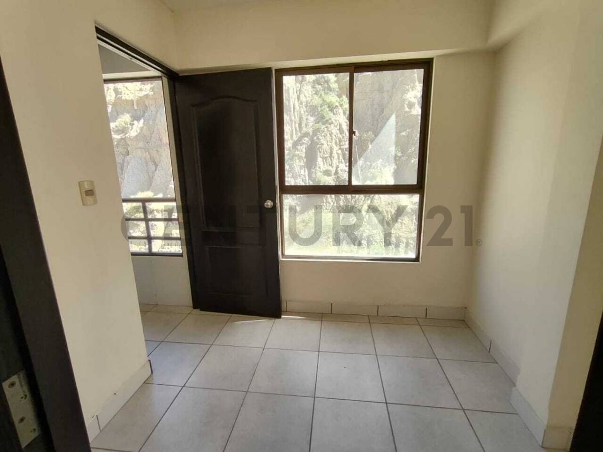Departamento en Achumani en La Paz 3 dormitorios 4 baños 1 parqueos Foto 10