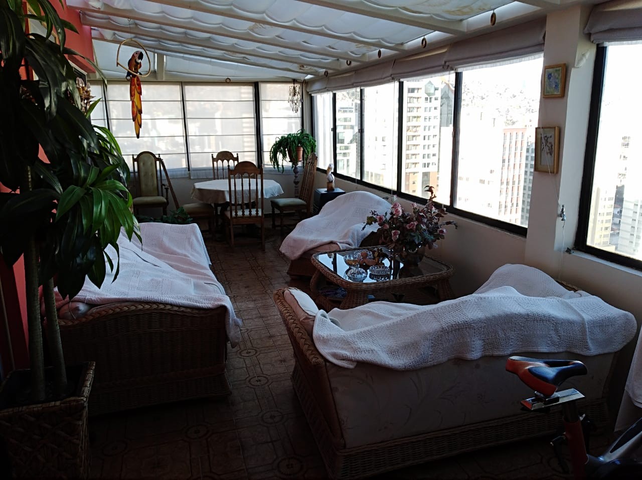 Departamento en Sopocachi en La Paz 5 dormitorios 6 baños 1 parqueos Foto 3