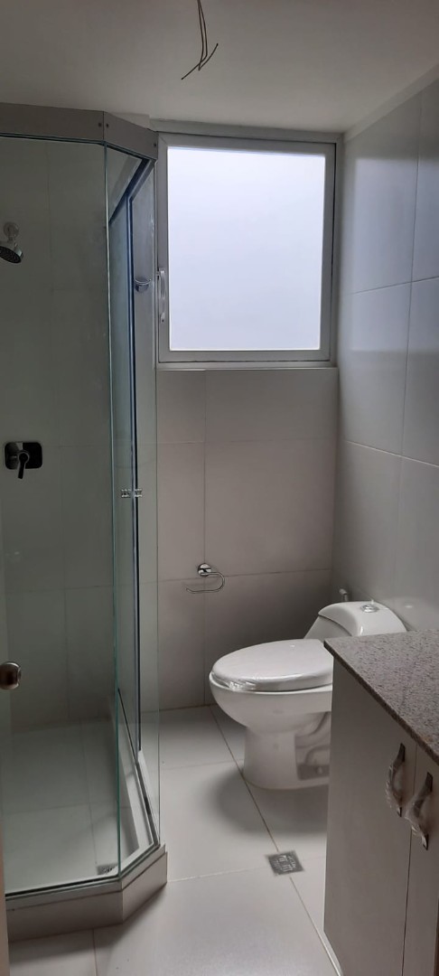 Departamento en Achumani en La Paz 2 dormitorios 2 baños 1 parqueos Foto 5