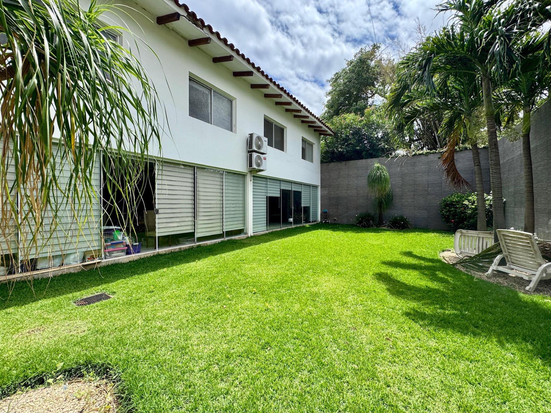 Casa en Entre 4to y 5to anillo Oeste en Santa Cruz de la Sierra 3 dormitorios 4 baños 3 parqueos Foto 8