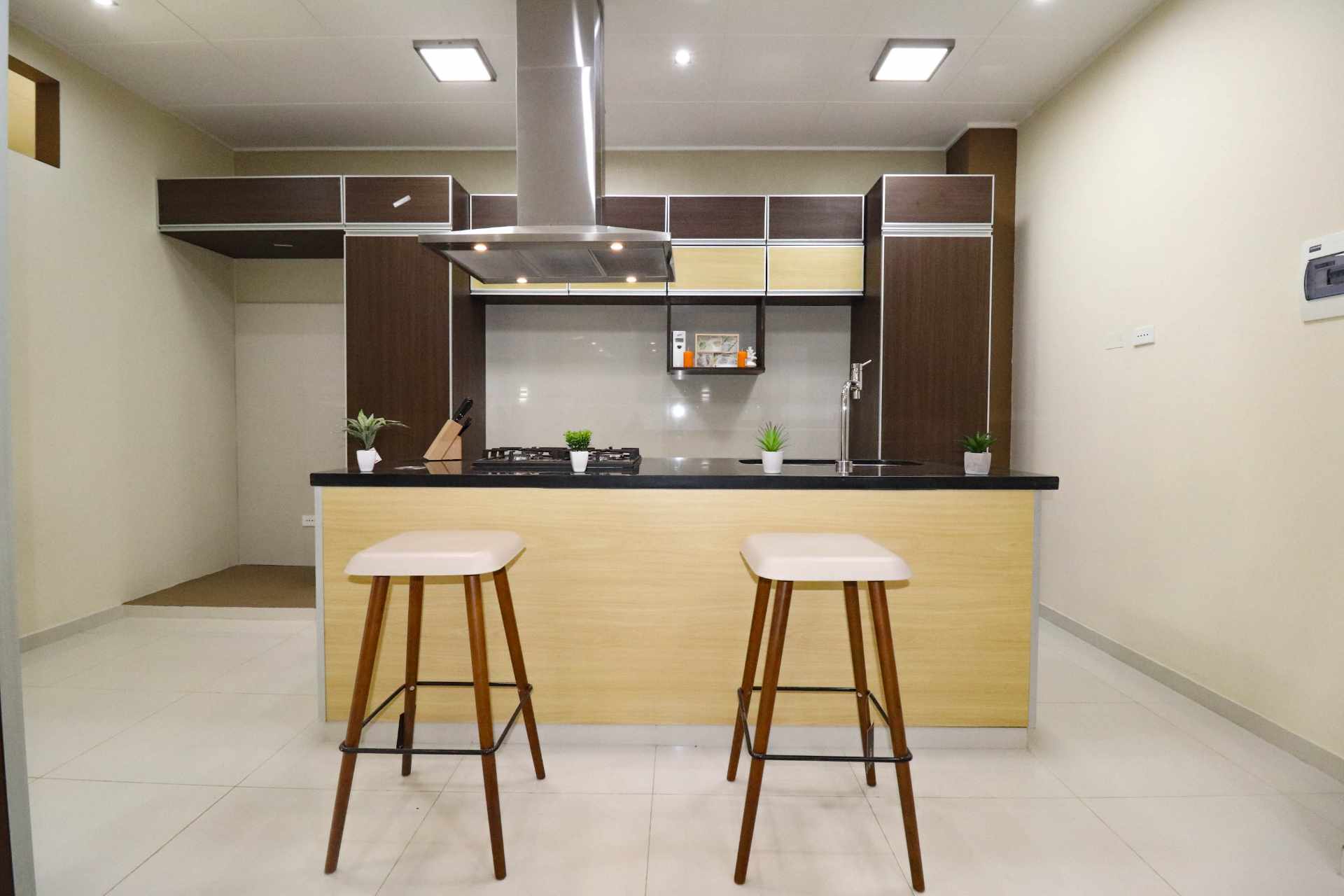 Casa en Entre 7mo y 8vo anillo Sur en Santa Cruz de la Sierra 4 dormitorios 3 baños 2 parqueos Foto 4