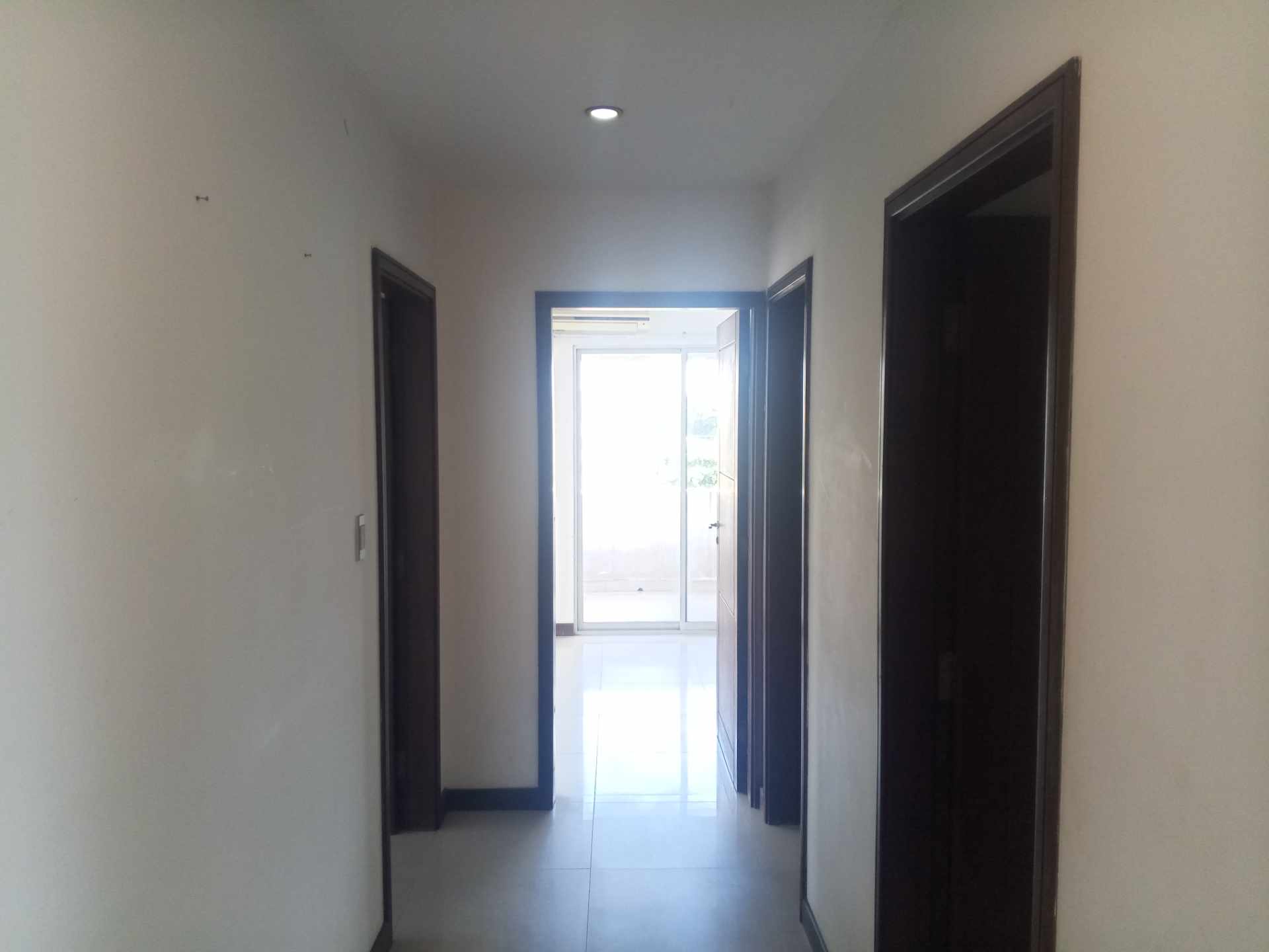 Departamento en VentaCondominio Cupesí, Vendo dpto. 2 dormitorios sin muebles, pet friendly, sobre Av. Ovidio Barbery (2do. y 3er. Anillo), cerca de Zona Isuto e Equipetrol. 2 dormitorios 2 baños 1 parqueos Foto 4