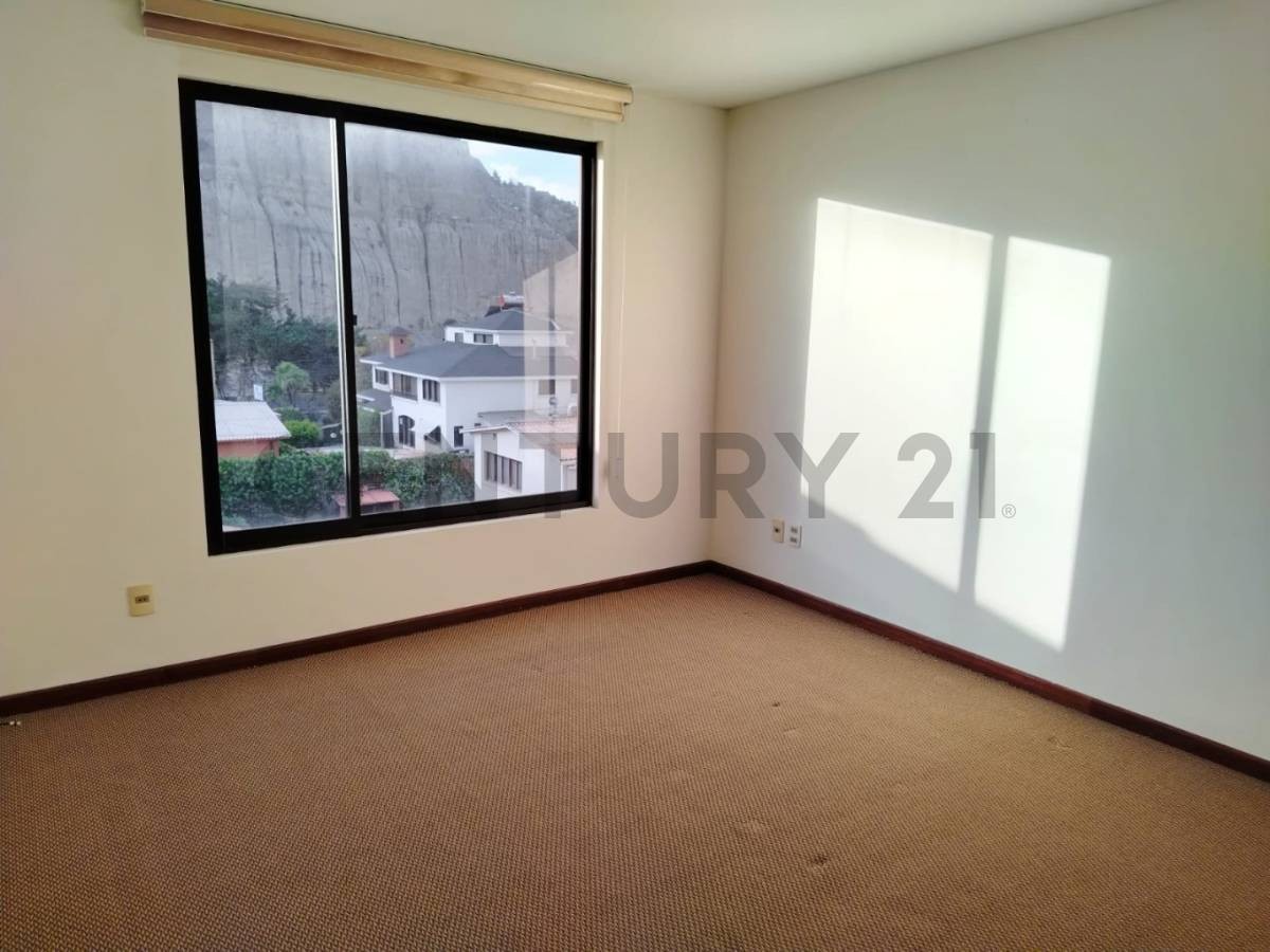 Departamento en Calacoto en La Paz 2 dormitorios 2 baños 1 parqueos Foto 3