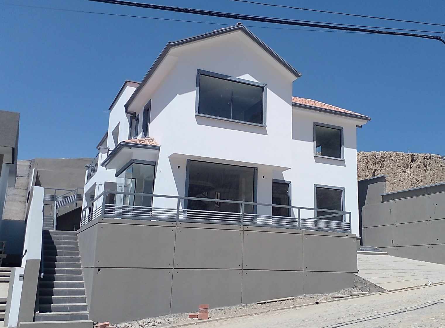 Casa en Venta🏡🌈😀 CASA EN VENTA “A ESTRENAR”, SEQUOIA, LA PAZ, BOLIVIA Foto 2