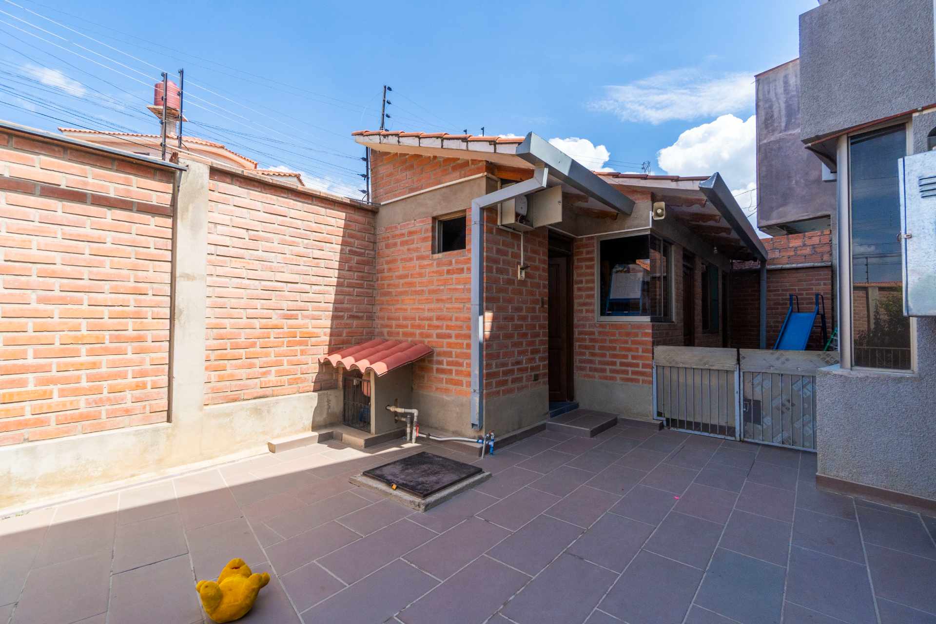 Casa en Sarco en Cochabamba 6 dormitorios 5 baños 6 parqueos Foto 13