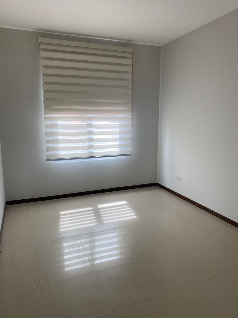 Casa en VentaVilla Toscana (R27 y 5to anillo), zona norte  3 dormitorios 3 baños 2 parqueos Foto 8