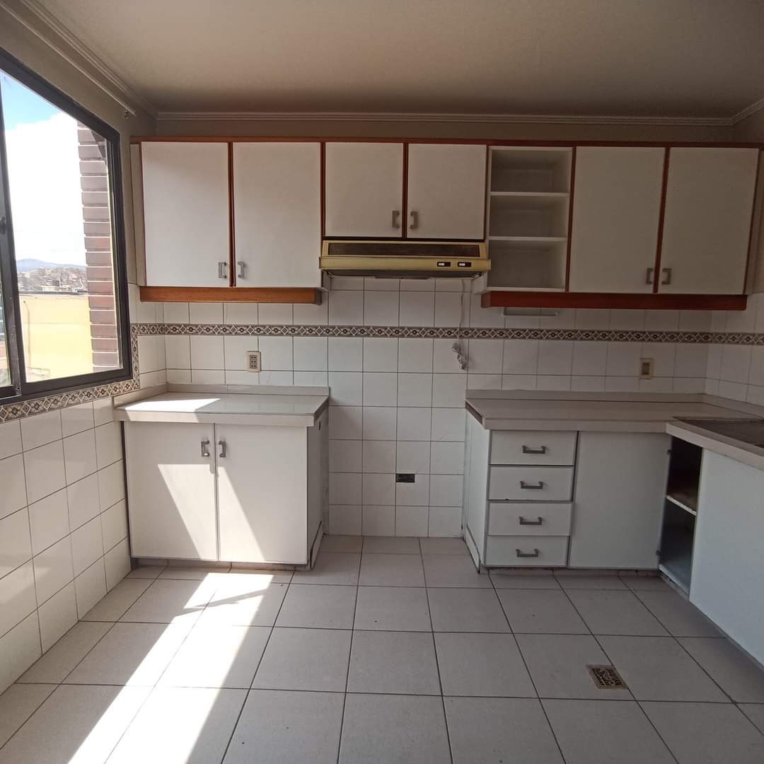 Departamento en Obrajes en La Paz 3 dormitorios 4 baños 1 parqueos Foto 9