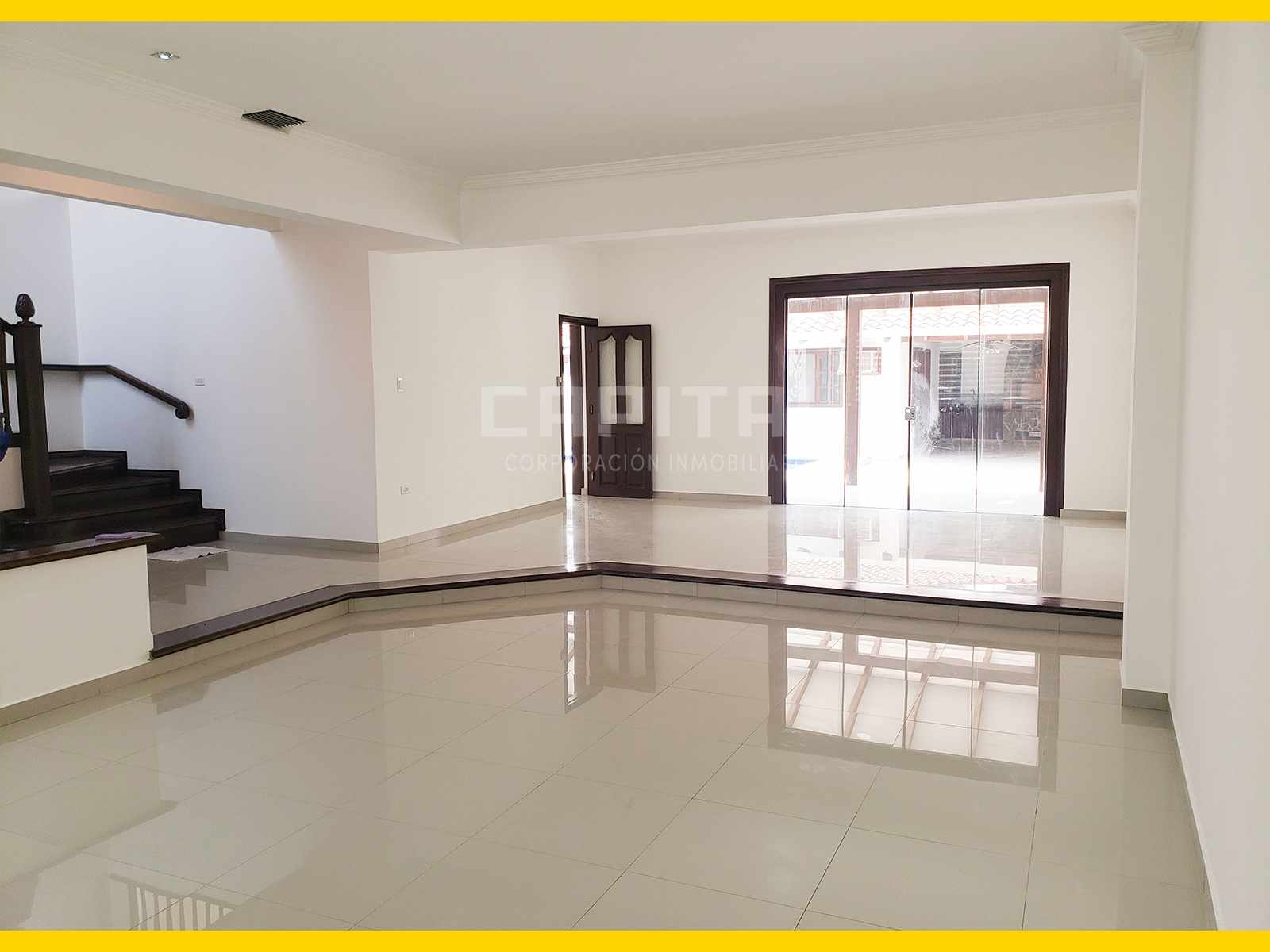 En Alquiler a $us 2,400 Foto 23