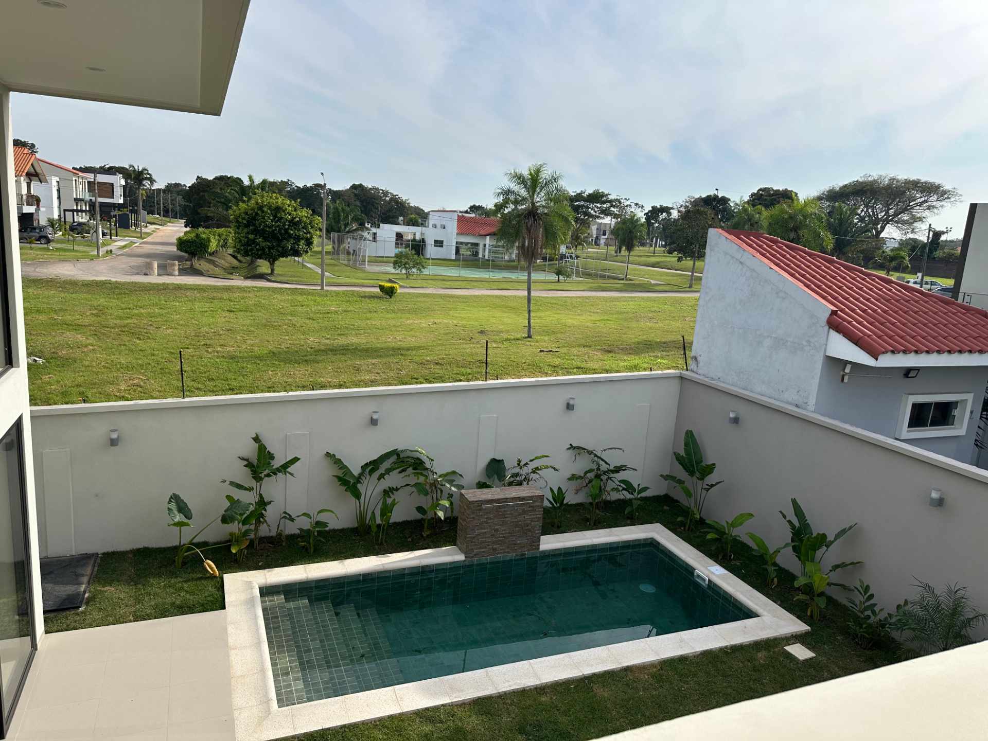 Casa en VentaUrubó - Casa a estrenar en Cond. Santa Cruz La Vieja 4 dormitorios 6 baños 5 parqueos Foto 7