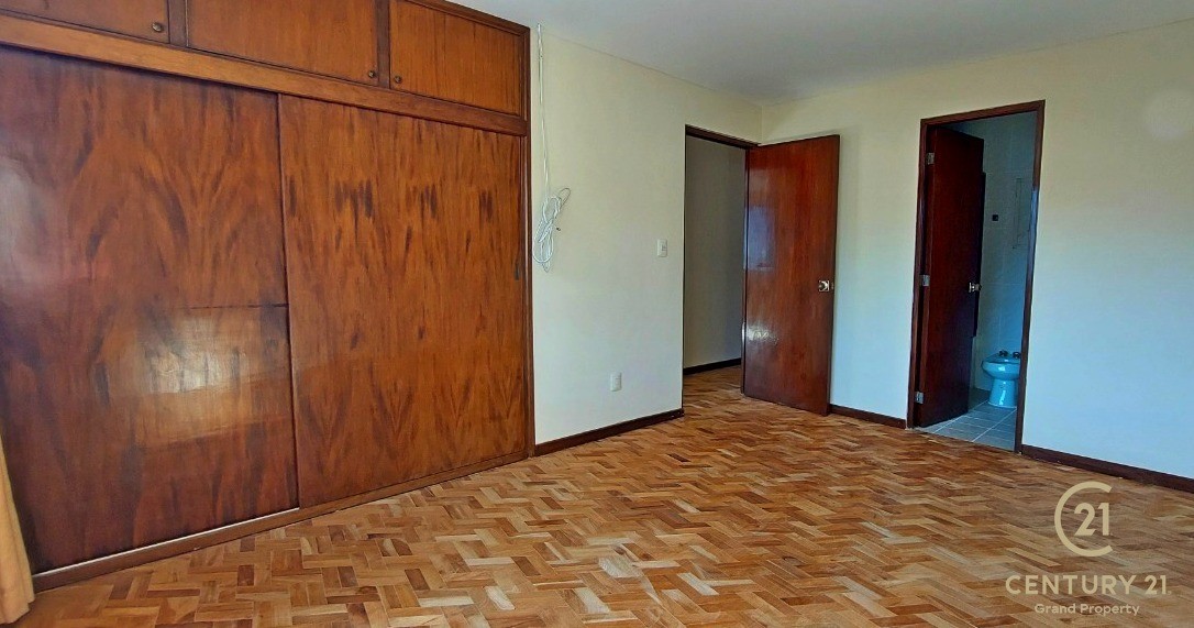 Departamento en Irpavi en La Paz 3 dormitorios 3 baños 1 parqueos Foto 6