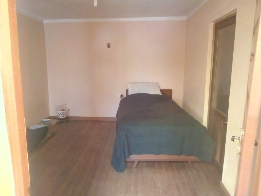 Casa en VentaBuena ubicación, Cerca a Ex Terminal, a Barrio Jardín y a Aldeas Infantiles Sos. Entre Bacovic y Brasil calle g. Foto 3