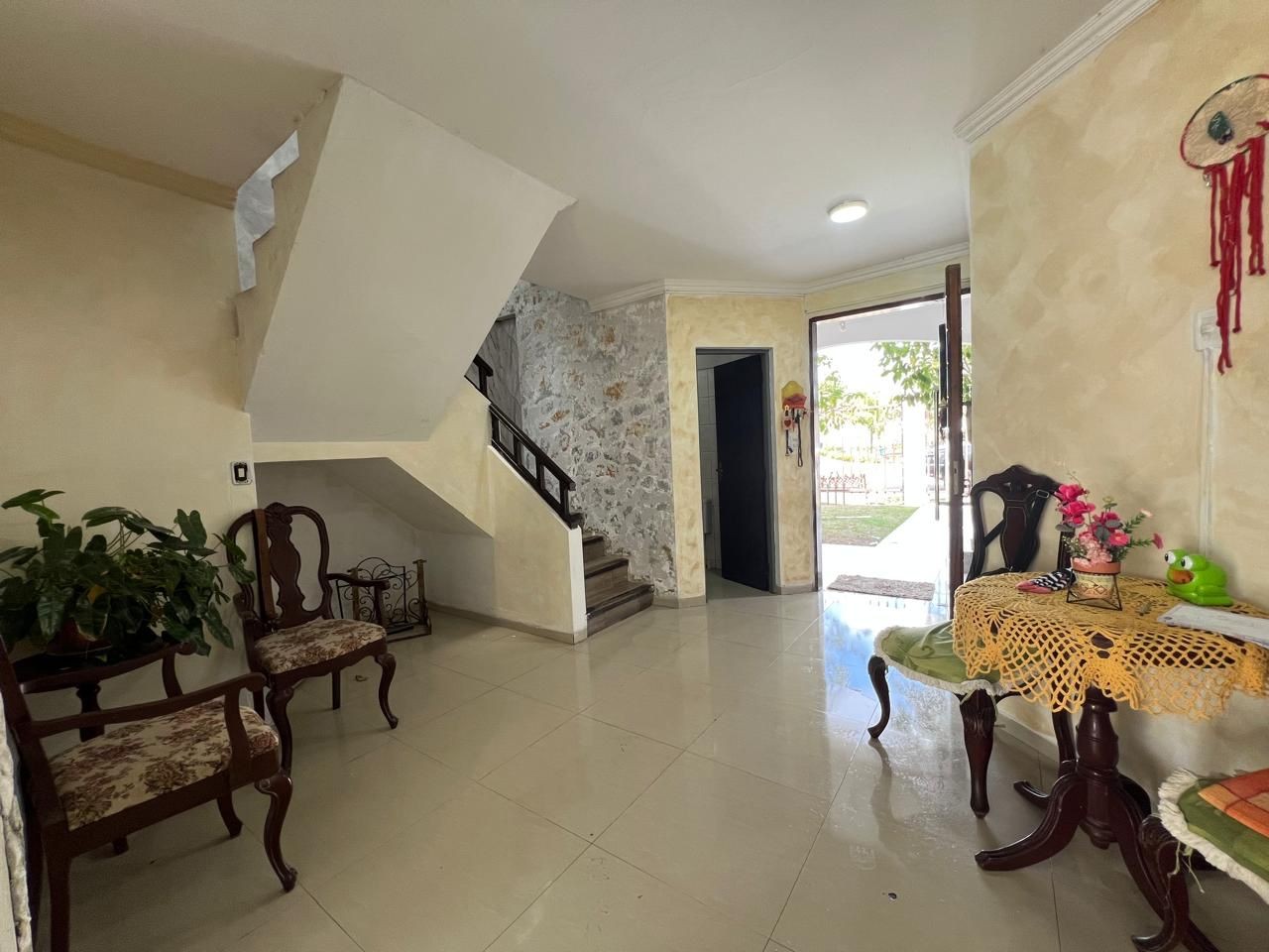 Casa en Entre 5to y 6to anillo Norte en Santa Cruz de la Sierra 4 dormitorios 4 baños 2 parqueos Foto 12