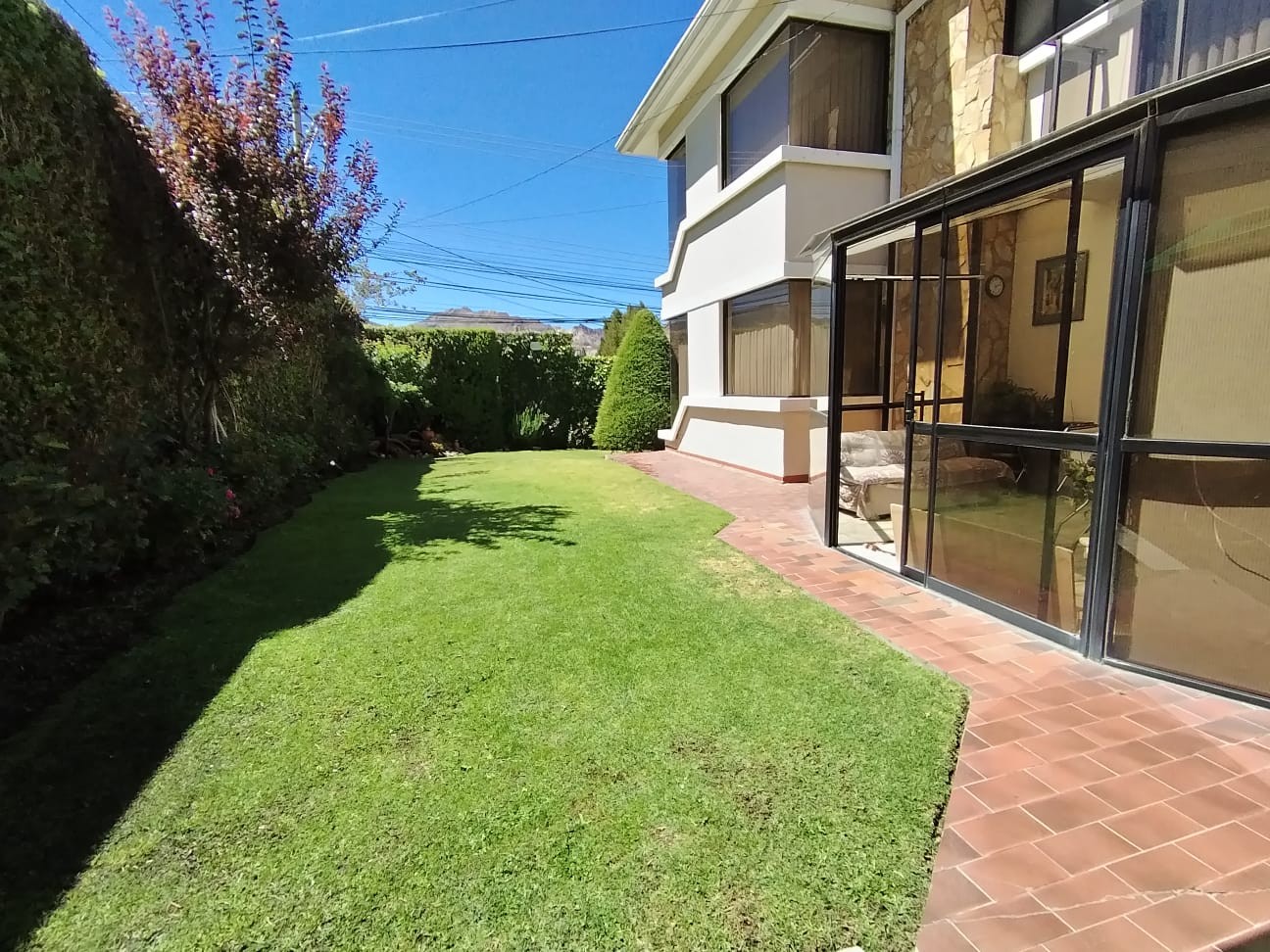 Casa en AlquilerAvenida Julio Mendez No 10 esquina calle 11 meseta de Achumani Foto 37