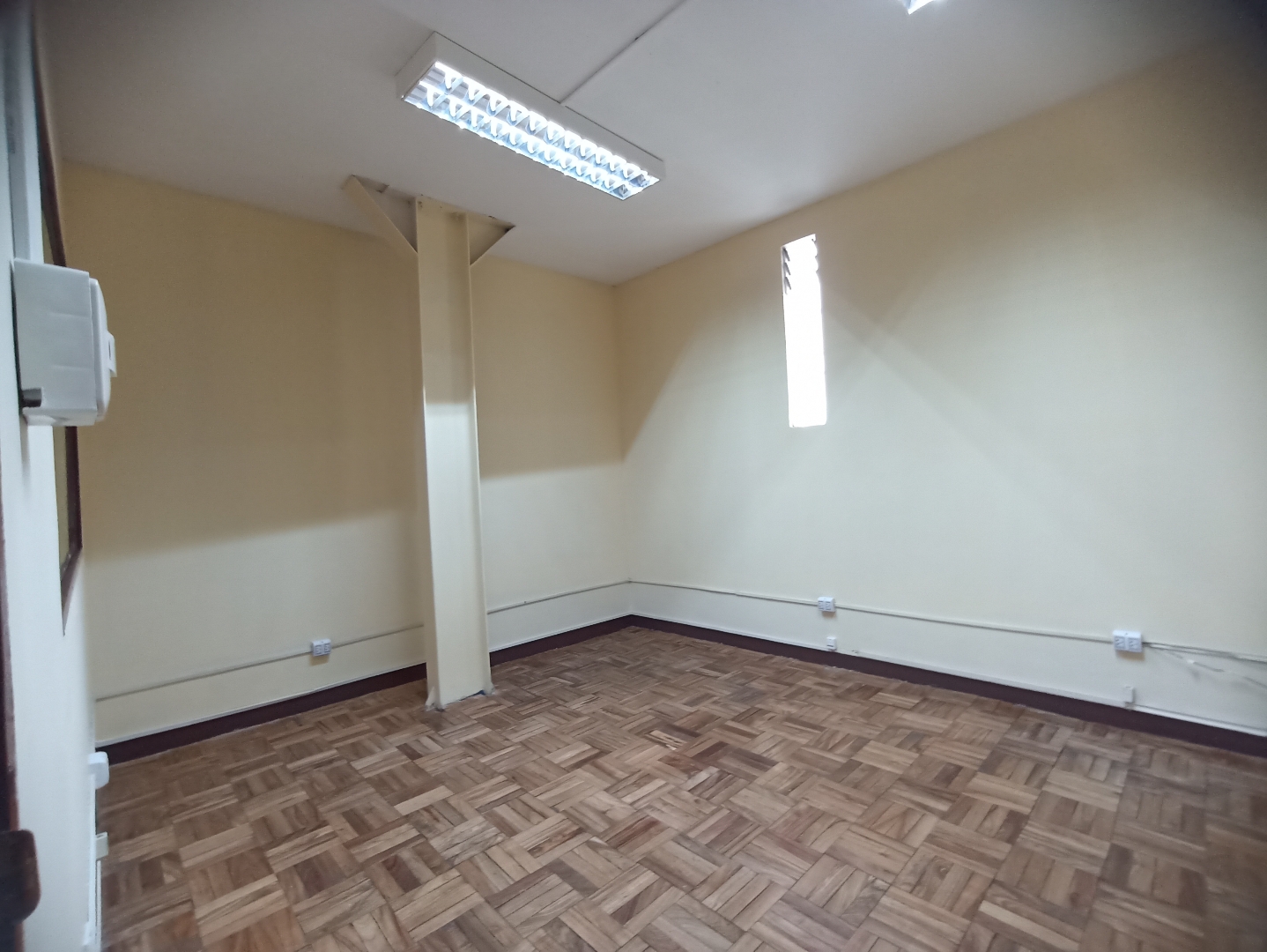 Oficina en Miraflores en La Paz 13 dormitorios 5 baños 2 parqueos Foto 17