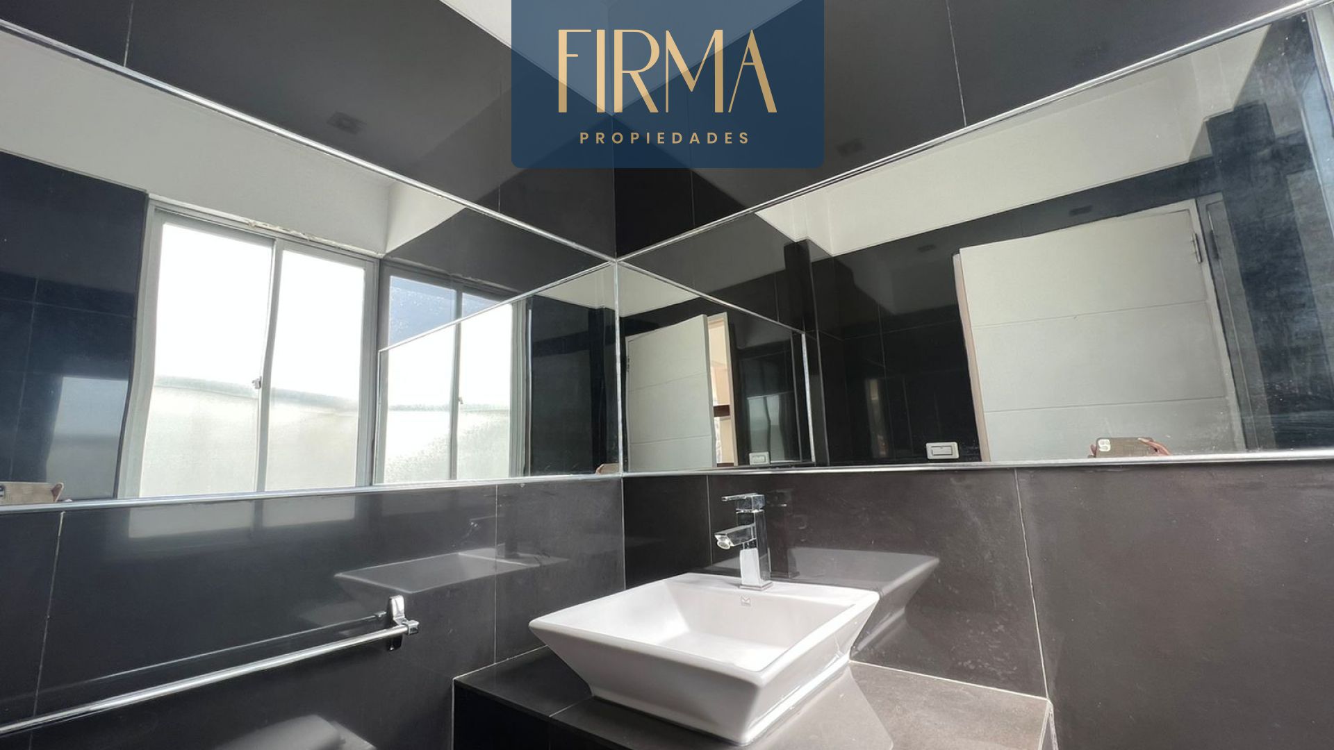 Departamento en Achumani en La Paz 3 dormitorios 5 baños 3 parqueos Foto 18