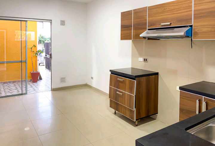Casa en Venta<b>CASA EN VENTA SANTA CRUZ DE LA COLINA</b> 4 dormitorios 4 baños 4 parqueos Foto 10