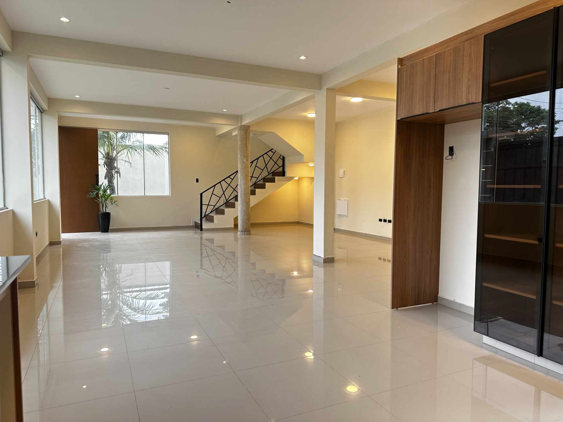 Casa en VentaAV. RADIAL 12, CERCA AL MERCADO EL FUERTE Foto 1