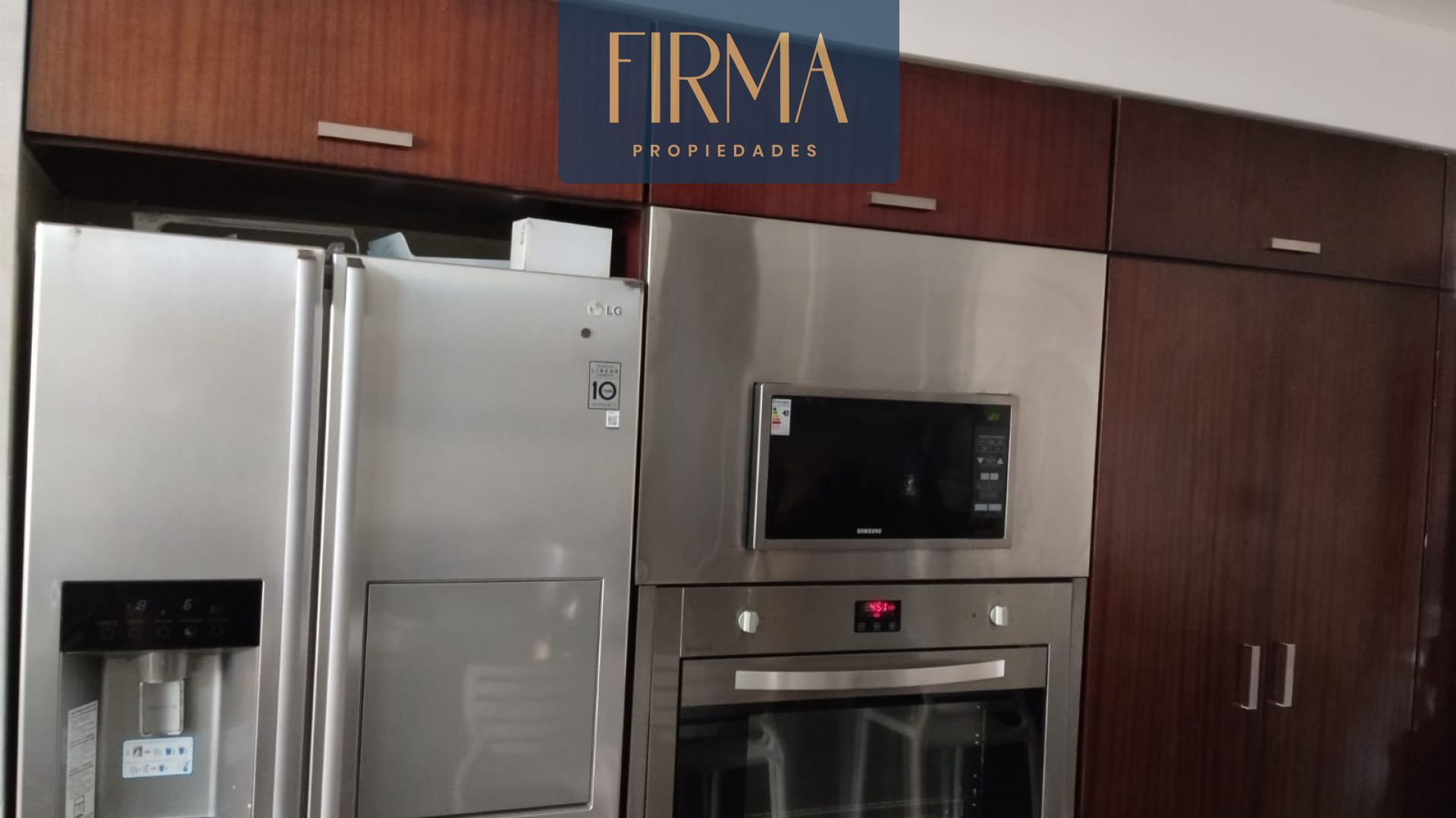 Casa en Cota Cota en La Paz 3 dormitorios 5 baños 5 parqueos Foto 11