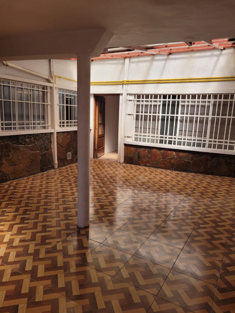 Casa en AlquilerSOPOCACHI -  CASA EN ALQUILER O VENTA -  PARA OFICINAS - 3 PLANTAS  21 dormitorios 5 baños 5 parqueos Foto 12