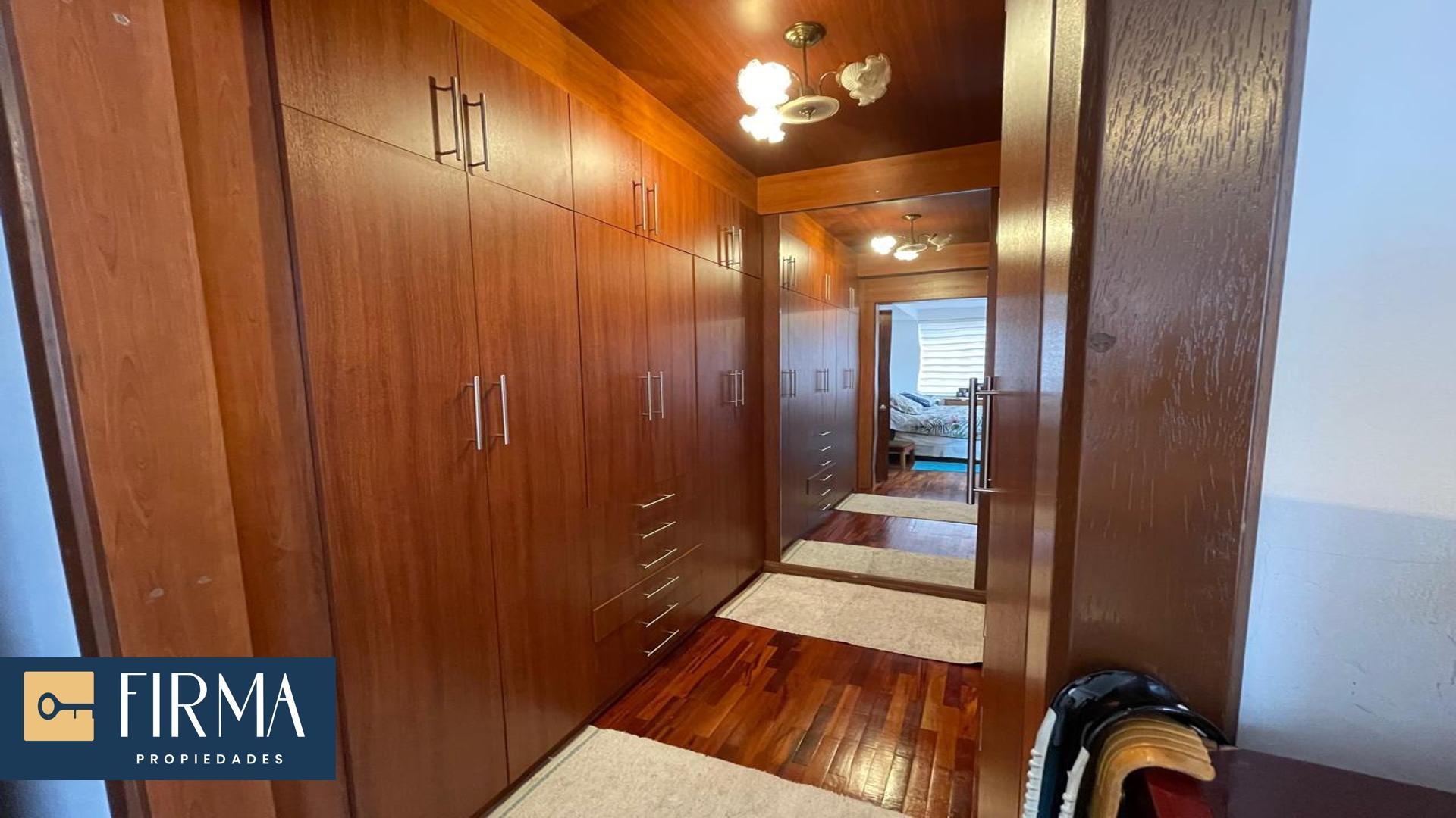Departamento en Irpavi en La Paz 3 dormitorios 4 baños 1 parqueos Foto 13