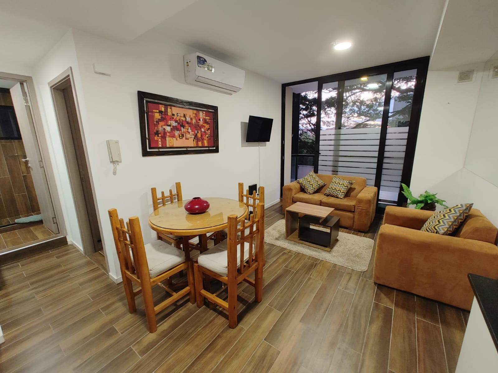 Departamento en Entre 8vo y 9no anillo Norte en Santa Cruz de la Sierra 1 dormitorios 1 baños 1 parqueos Foto 2