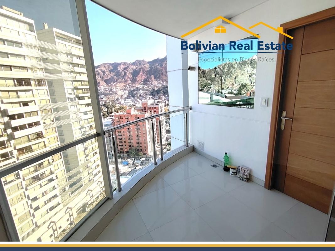 Departamento en AlquilerCALACOTO AV. BALLIVIAN MODERNO Y ELEGANTE DEPARTAMENTO EN ALQUILER  Foto 3