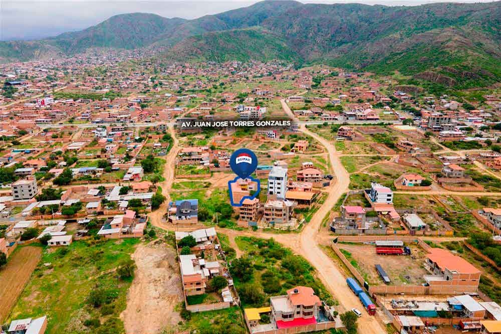 Casa en Sacaba en Cochabamba 12 dormitorios 5 baños 3 parqueos Foto 18
