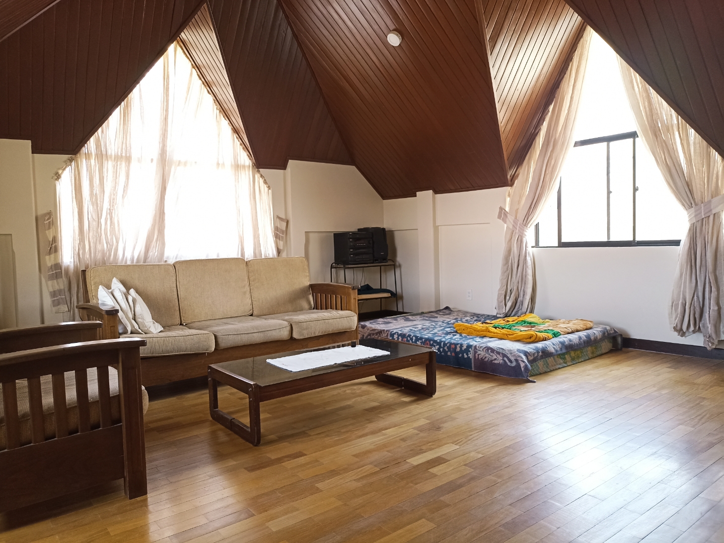 Casa en VentaACHUMANI LOMAS DE ACHUMANI  3 dormitorios 4 baños 2 parqueos Foto 4