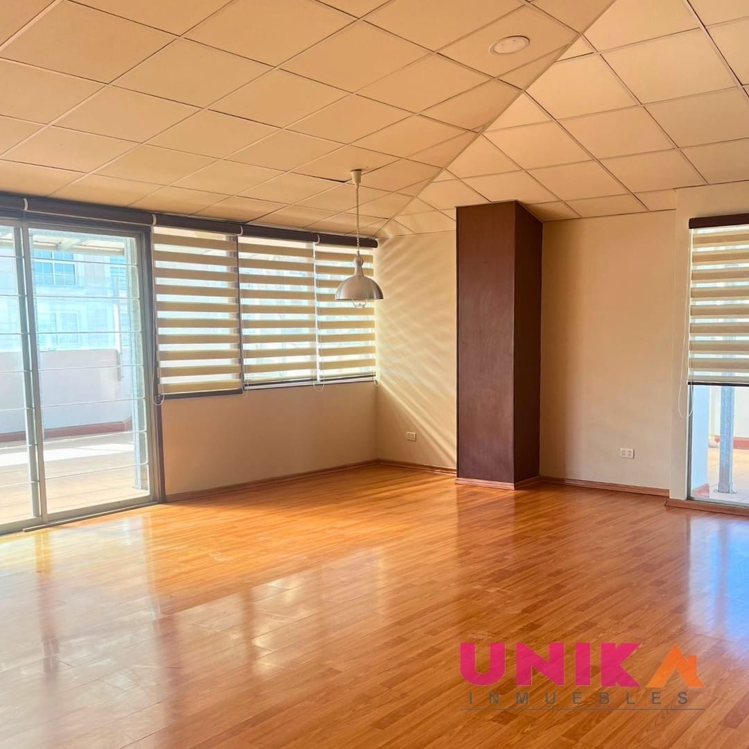 Departamento en AlquilerHermoso Penthouse Duplex Semi Amueblado, con lindas vista , Calacoto  3 dormitorios 4 baños 2 parqueos Foto 16