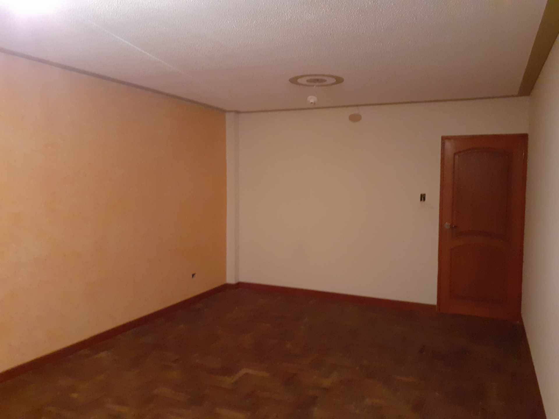 Casa en Achocalla en La Paz 4 dormitorios 4 baños 2 parqueos Foto 8