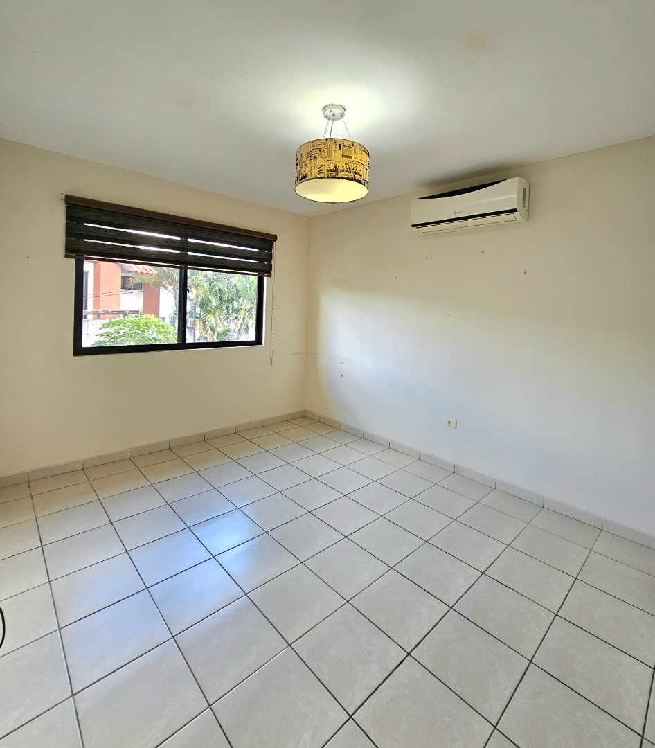 Casa Av. Banzer 7mo ANILLO  Foto 16