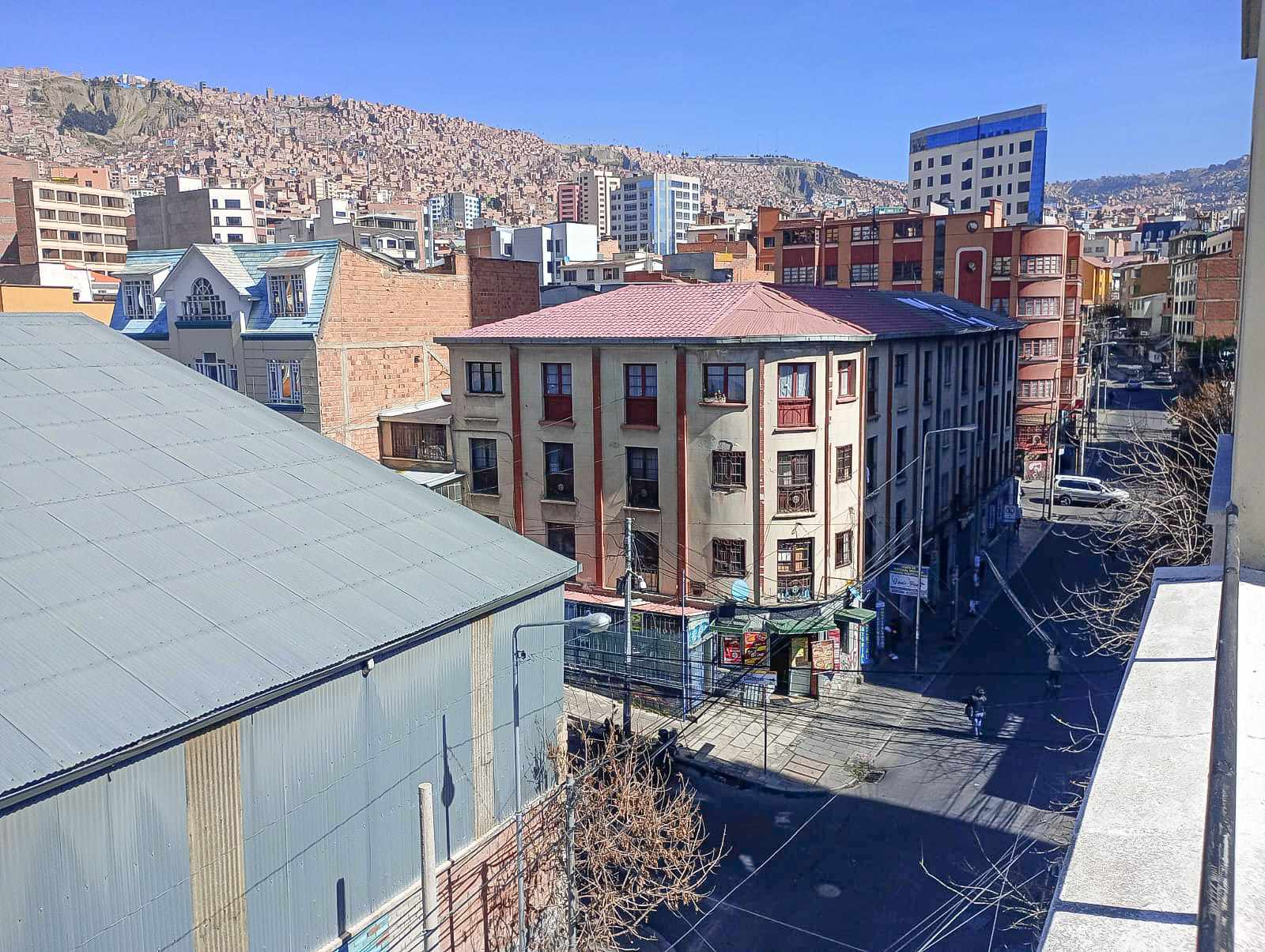 Edificio en San Pedro en La Paz 20 dormitorios 10 baños 4 parqueos Foto 2