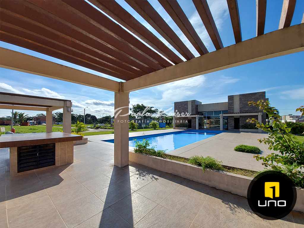 Casa en Urubó en Santa Cruz de la Sierra 4 dormitorios 4 baños 8 parqueos Foto 5